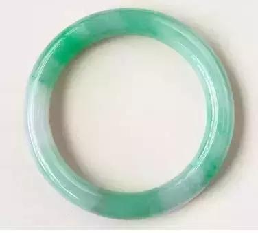 玉镯配金镯怎么选尺寸,福镯贵妃镯的区别