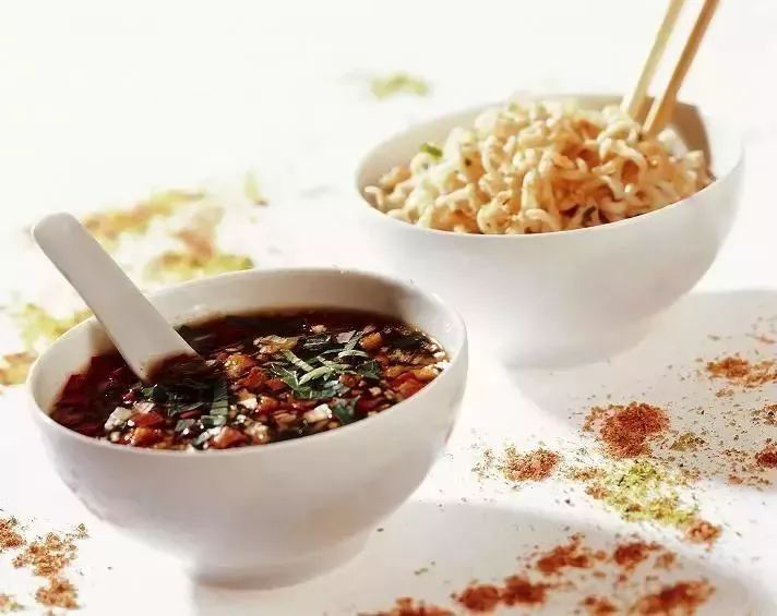 龟甲万酱油和万字酱油有什么不同,龟甲万酱油和中国酱油口感区别