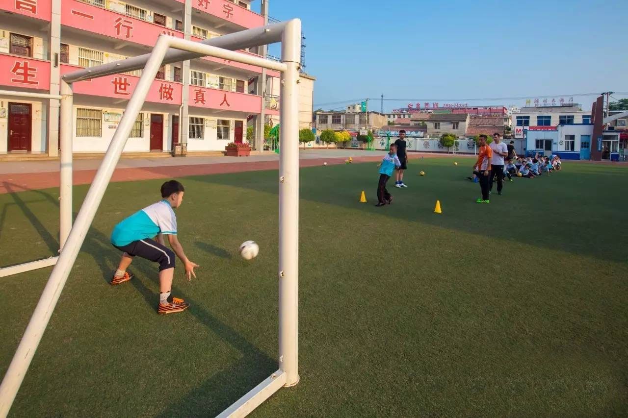 郑州市全国校园足球特色学校,金乡特色学校