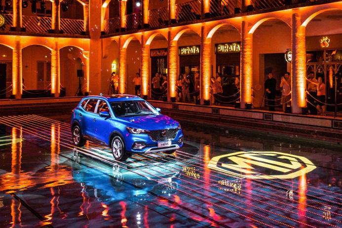 名爵英伦红,英伦cp