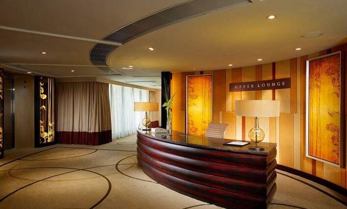 去香港购物有97%的人曾经被坑过，香港本地人就告诉怎么买不被坑