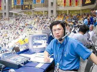 ‘哎呦,这球进了’!洪钢的解说比韩乔生还要刘建宏啊!