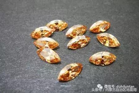 锆石替钻戒，可惜岳父是搞地质的……