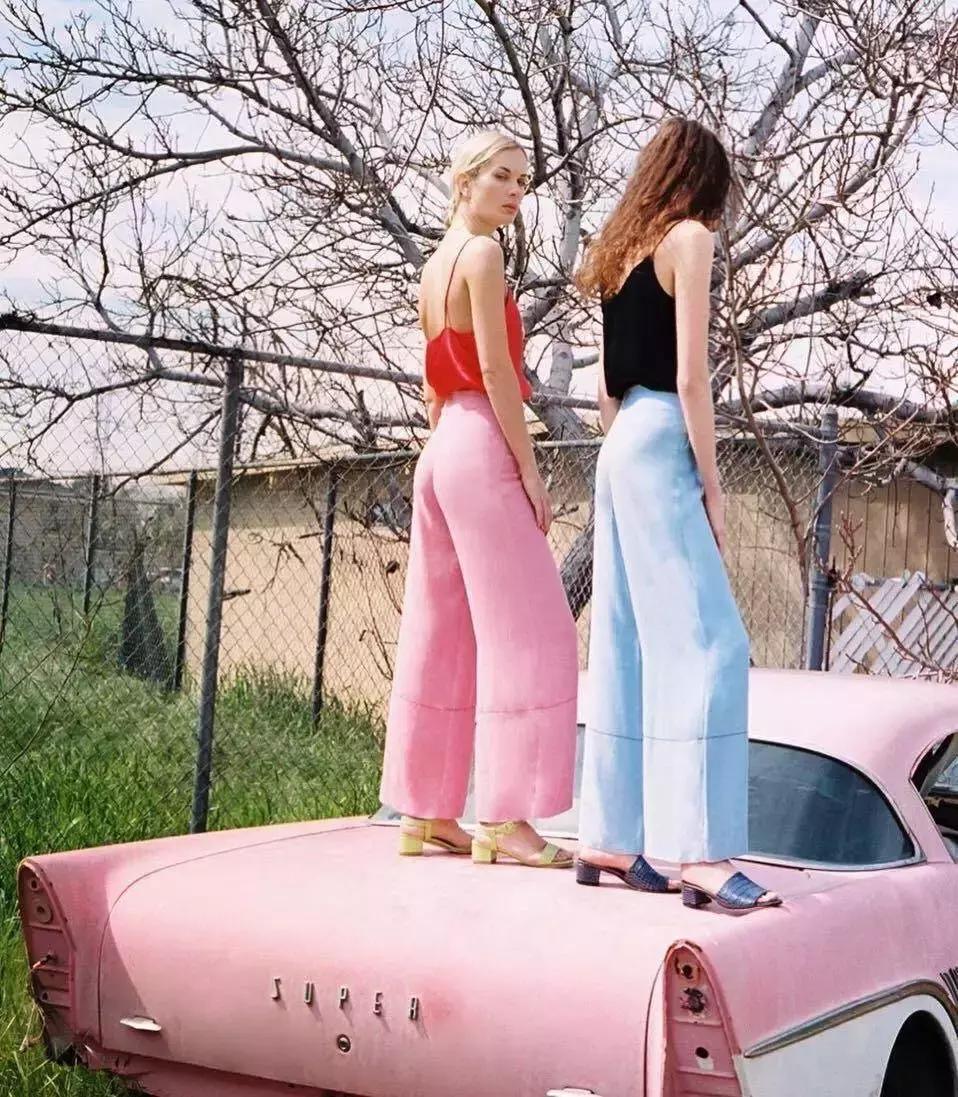 今秋来抹“红梨色”，巨显白巨好看！