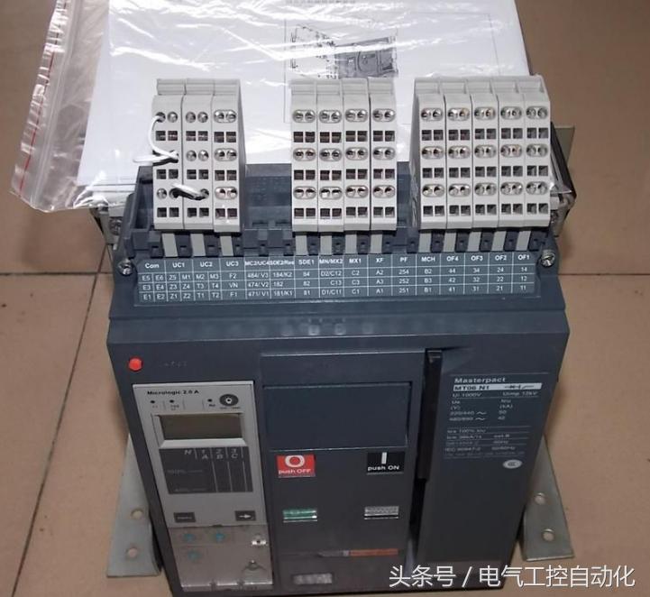 目前常用的断路器有几种,dw15-400万能断路器原理动画