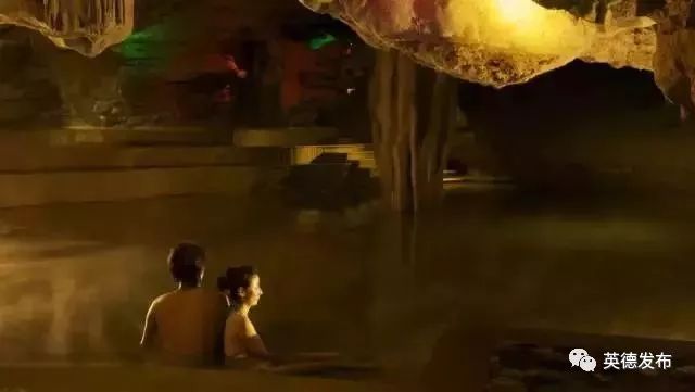 温泉水滑洗凝脂,温泉水滑洗凝脂什么意思