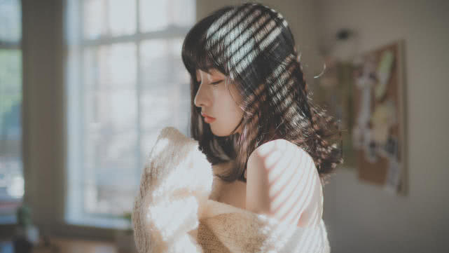 女朋友生气把微信删了该怎么哄她,跟别的女生聊天女朋友生气怎么哄