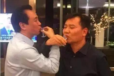 张近东和苏宁现状,张近东说苏宁小店烧钱100亿视频