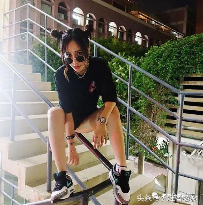 胸部撑起一滩水！被开价50万一晚，她是台湾超致命的Sneaker女孩