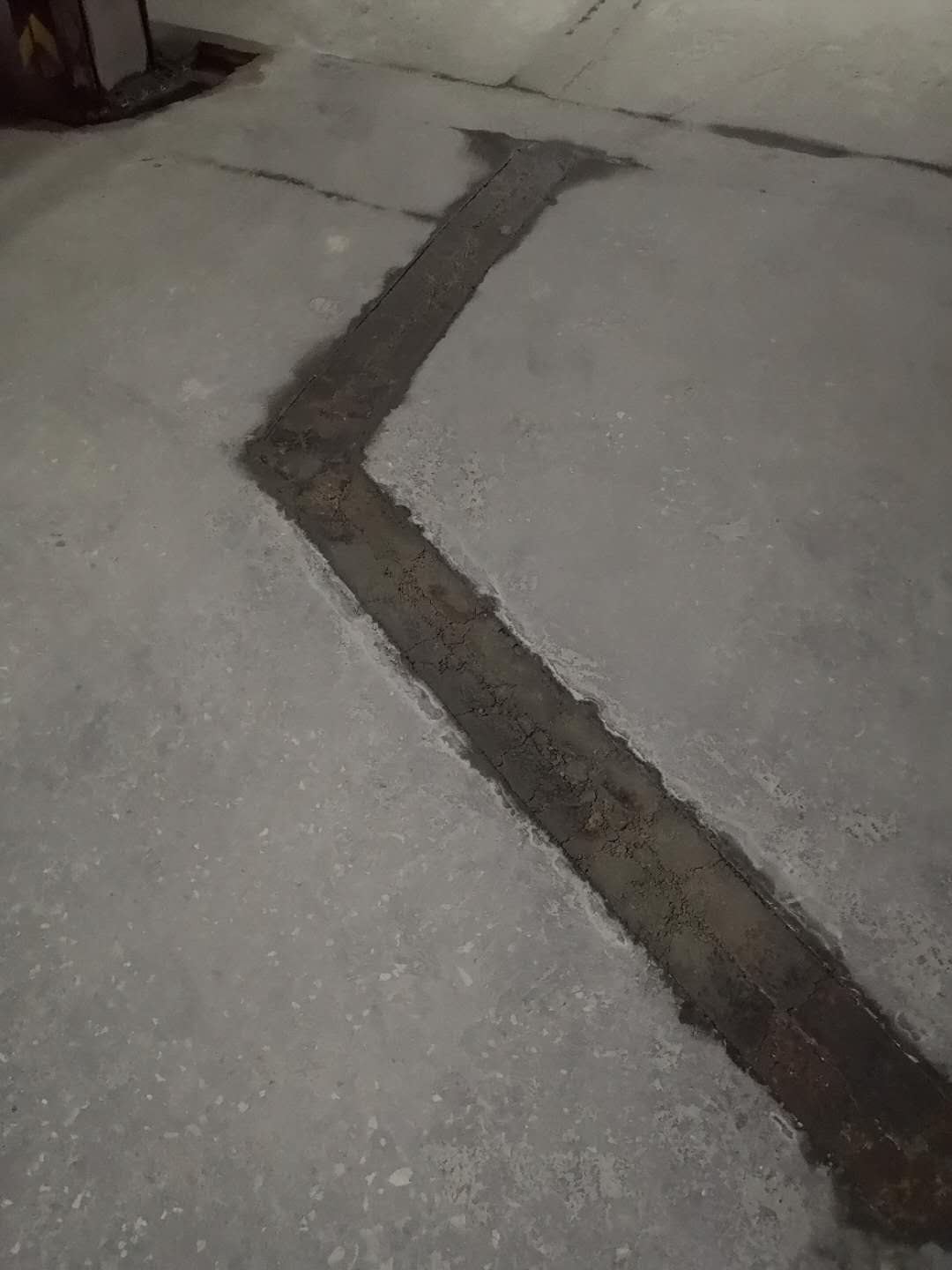 车库为啥关着不让业主用？无锡观山名筑物业遭投诉