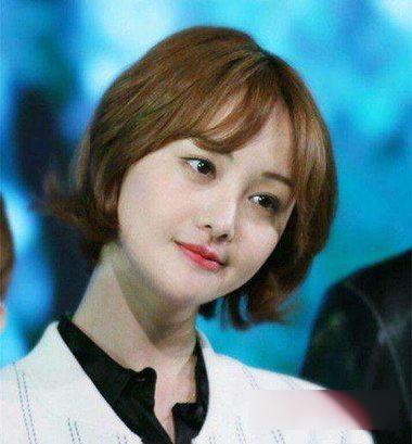 好看又显气质年轻的女性短发,适合发量少的女生短发酷帅