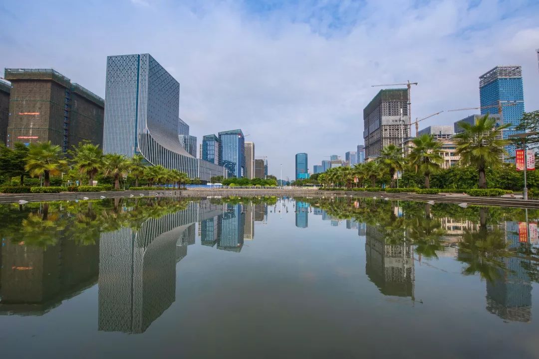 从蓝图到实景未来之城拔地而起,从一纸蓝图到一城佳境