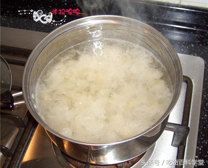 银耳糖水如何快速煮出胶质,糖水店老板给的配方