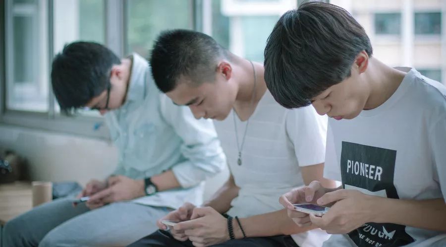 读书｜如何克服玩手机、网络购物、看剧上瘾？