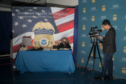 美国奢侈品假货掉包案,美国缴获的巨额黄金