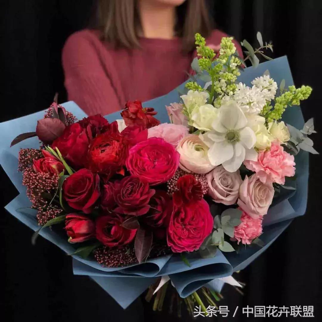 花店不赚钱还要不要坚持下去,花店主要靠什么挣钱