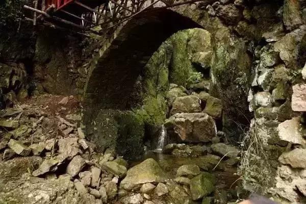 成都1.5h刹拢的山水宝地，集合n种清凉耍法，还可当天打来回！