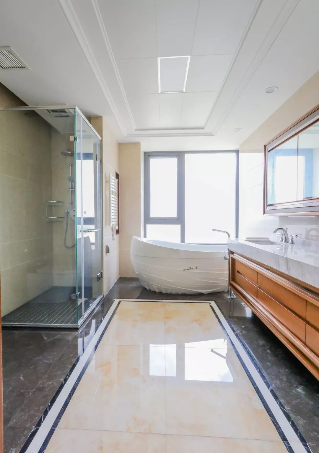 仁恒江湾天成380㎡，河西最顶级大平层！客厅开间层高逆天……