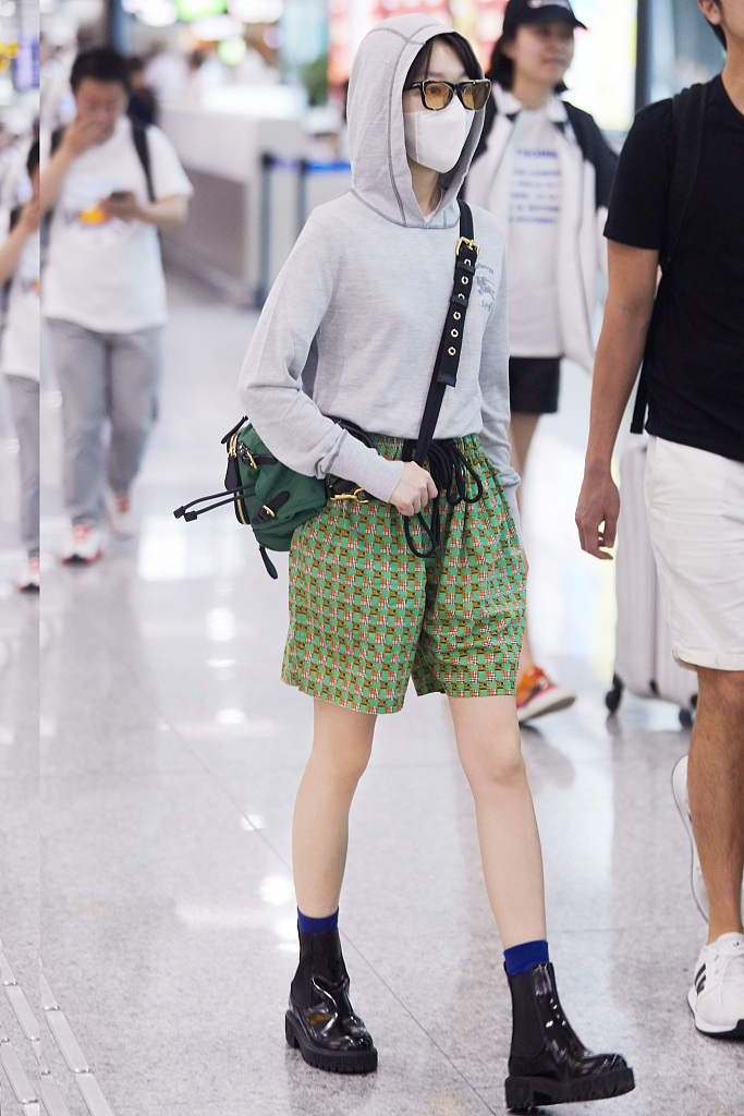 初秋穿衣“腿精”有套路下衣失踪学生袜帮你远离老寒腿