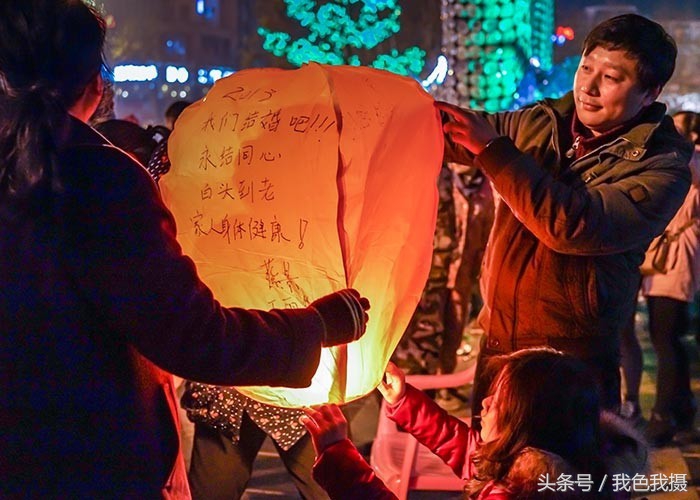 索尼rx1全画幅高端定焦便携相机,索尼rx1与富士x100v对比