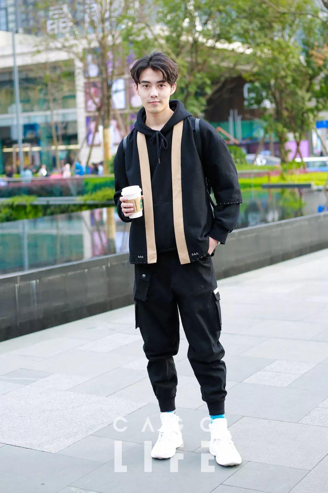 成都太古里街拍的男孩子,成都街拍太古里情侣高颜值