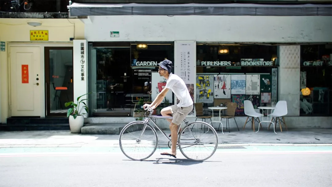 一个月入三万的人,一个月入3万的人