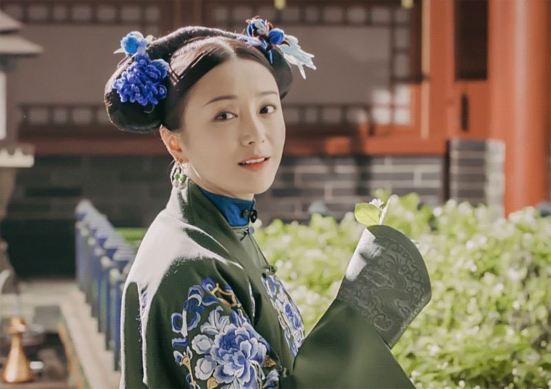 秦岚富察皇后白月,富察皇后秦岚笑容好甜