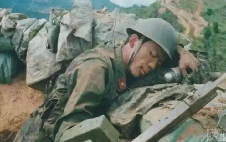 我的4个战友，3双眼睛1条腿！军人不怕牺牲怕遗忘