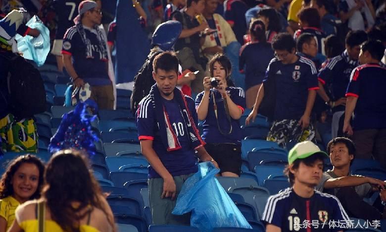 差距!日本泳迷赛后自觉清理垃圾,而韩国女选手在看台脱鞋