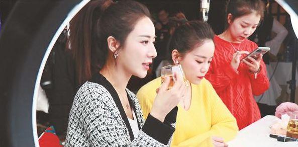 抖音上直播剪辑视频赚钱是真的吗,为什么抖音直播全是教别人赚钱的