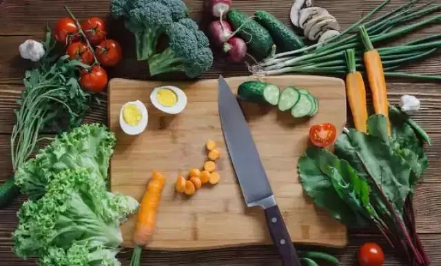 这几年倒下的生鲜电商,生鲜电商迎来奇迹逆转