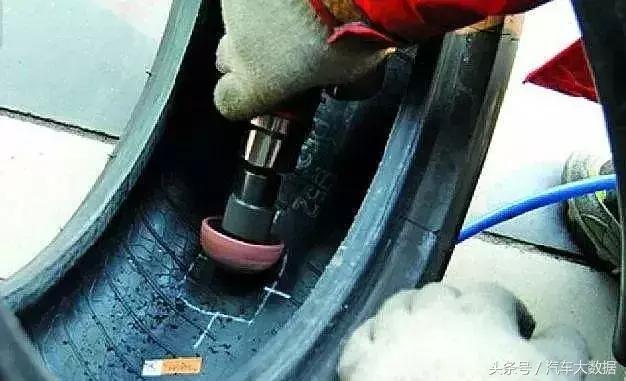 老师傅做四轮定位不用仪器,汽车四轮定位视频全过程老师傅