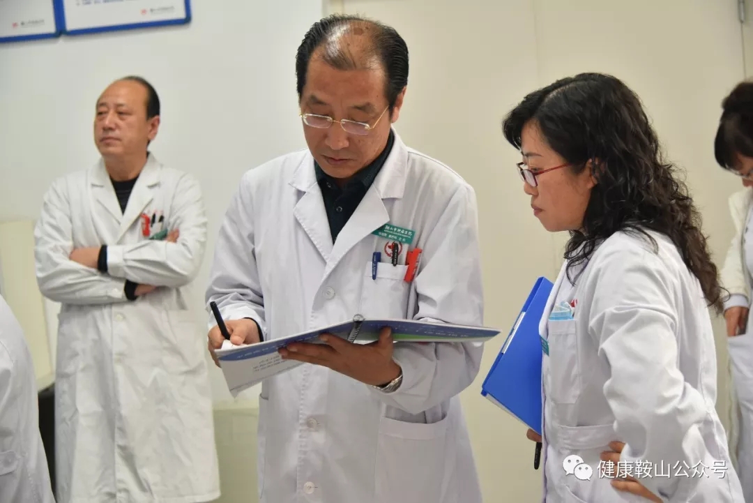 中国医师节我是医生为医而生,热烈庆祝第五个中国医师节