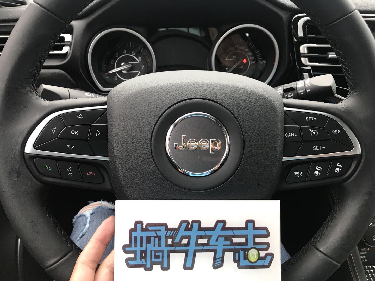 最新试驾jeep大指挥官越野视频,情怀还在试驾jeep新大指挥官