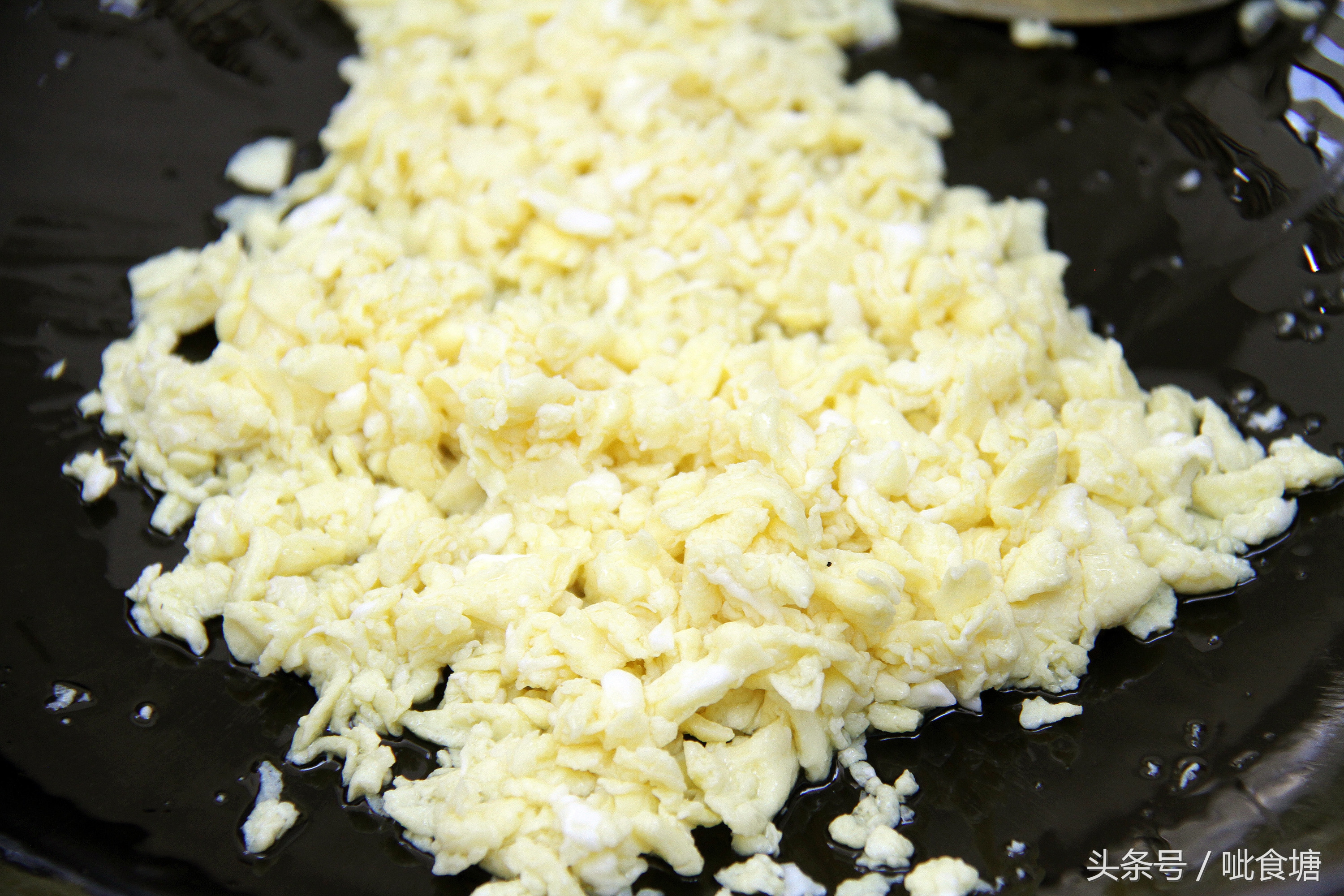 炒米饭先热锅还是先放油,炒米饭先炒胡萝卜还是鸡蛋