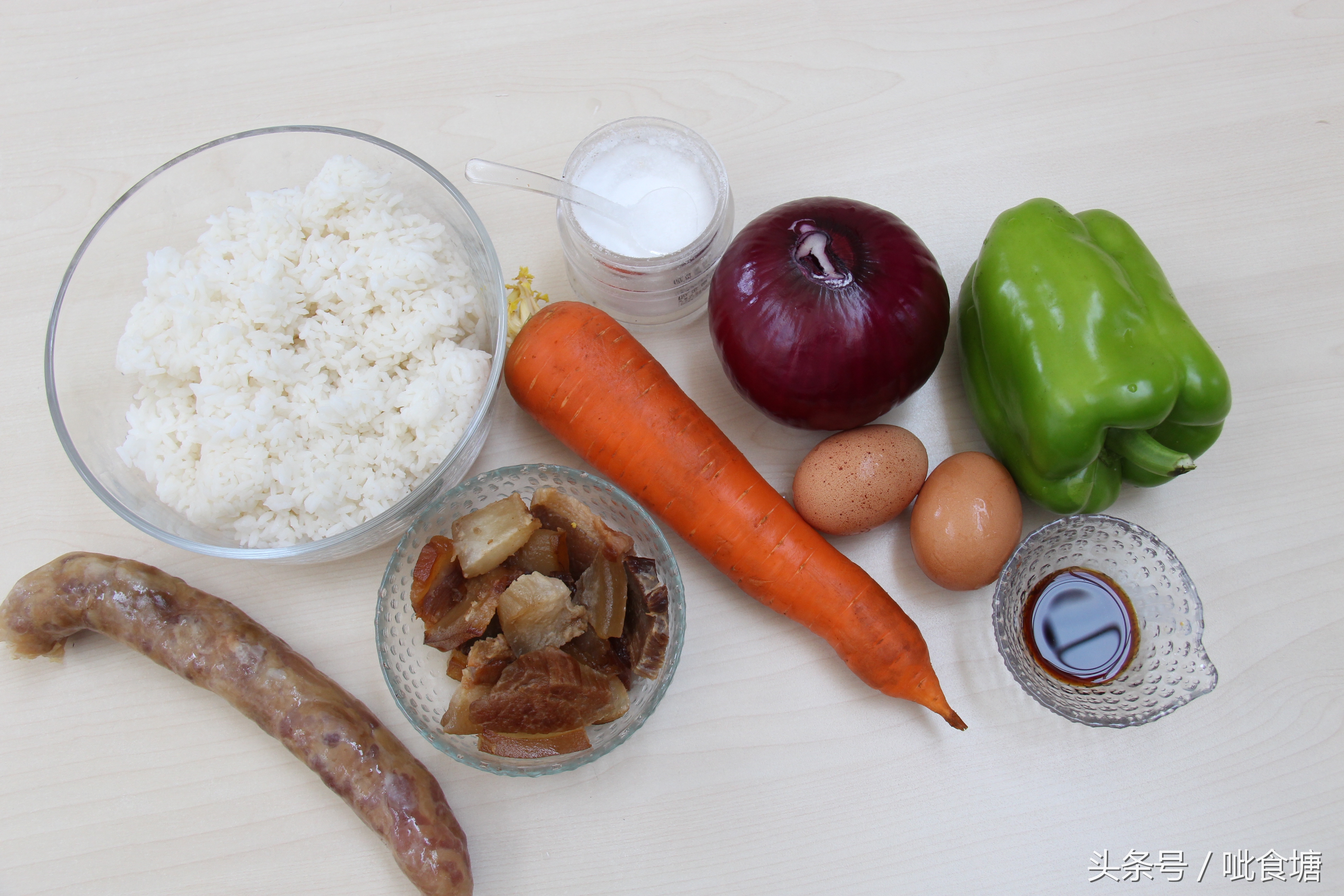 炒饭如何做到米粒松散不硬,炒饭太干硬