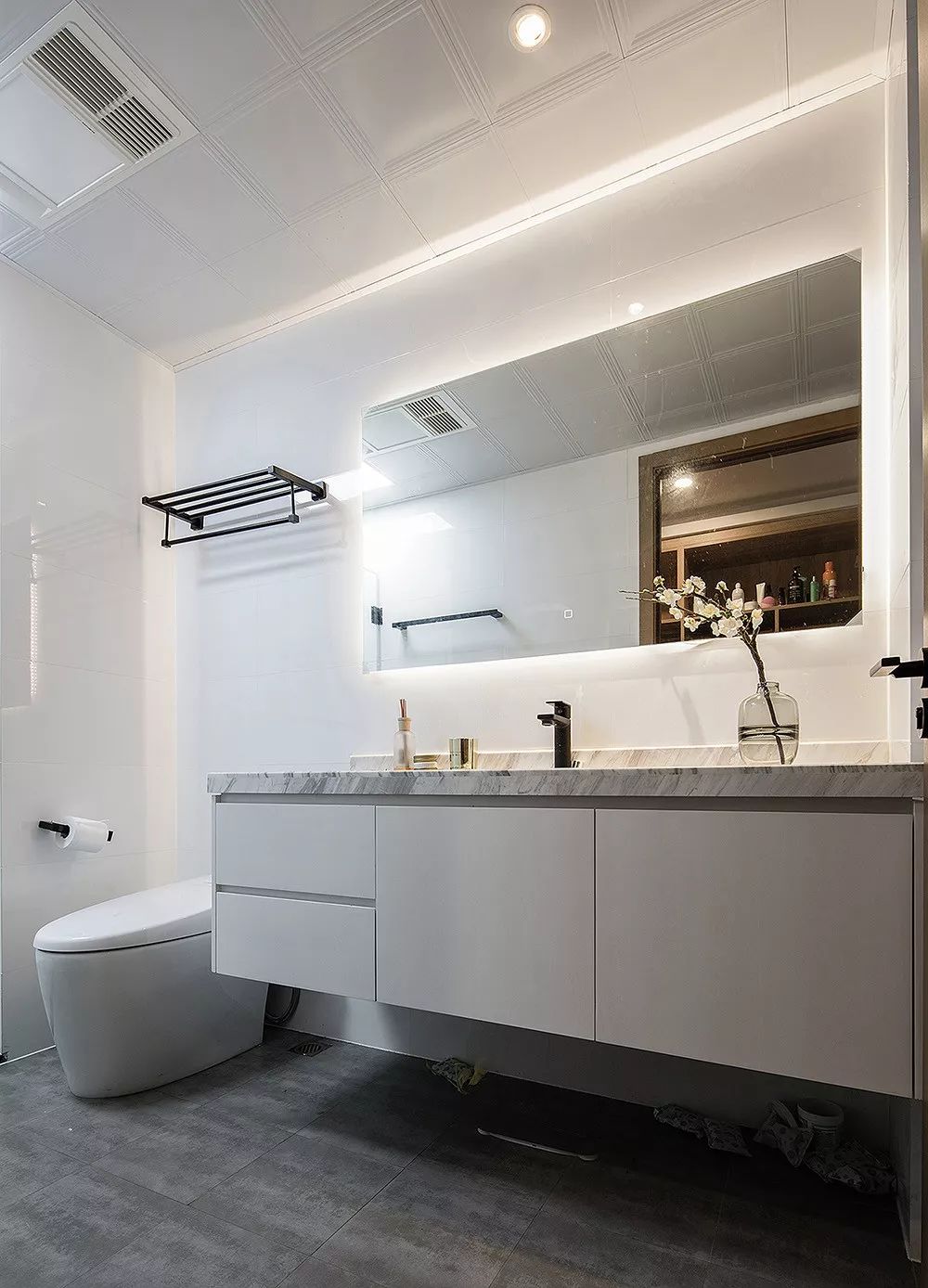 100平米电视墙现代简约风格效果图,好看的投影电视墙