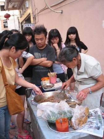 每天都是排队等候,每天都有很多人排队来吃