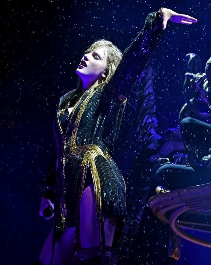 霉霉和男朋友在纽约主场,霉霉男友travis演唱会