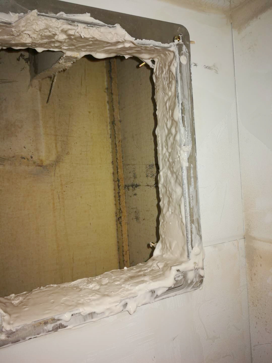 人在家中坐祸从天上来怎么破解,高层厨房油烟倒灌怎么处理