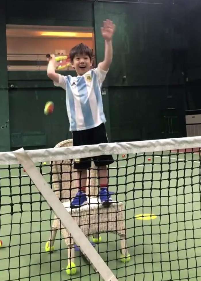 霍思燕杜江嗯哼骑马,霍思燕嗯哼台上跳绳