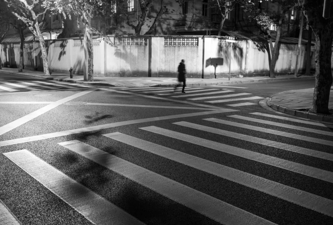 6000块钱的电竞显示器,6000元显示器