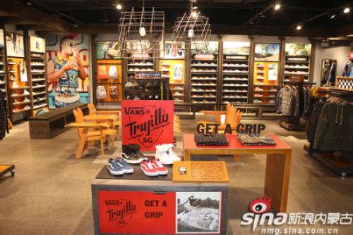 轻奢潮牌供应链批发,潮季潮牌供应链