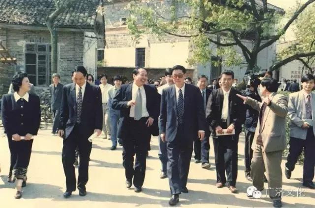 鄂东名校梅川高中的超人楼