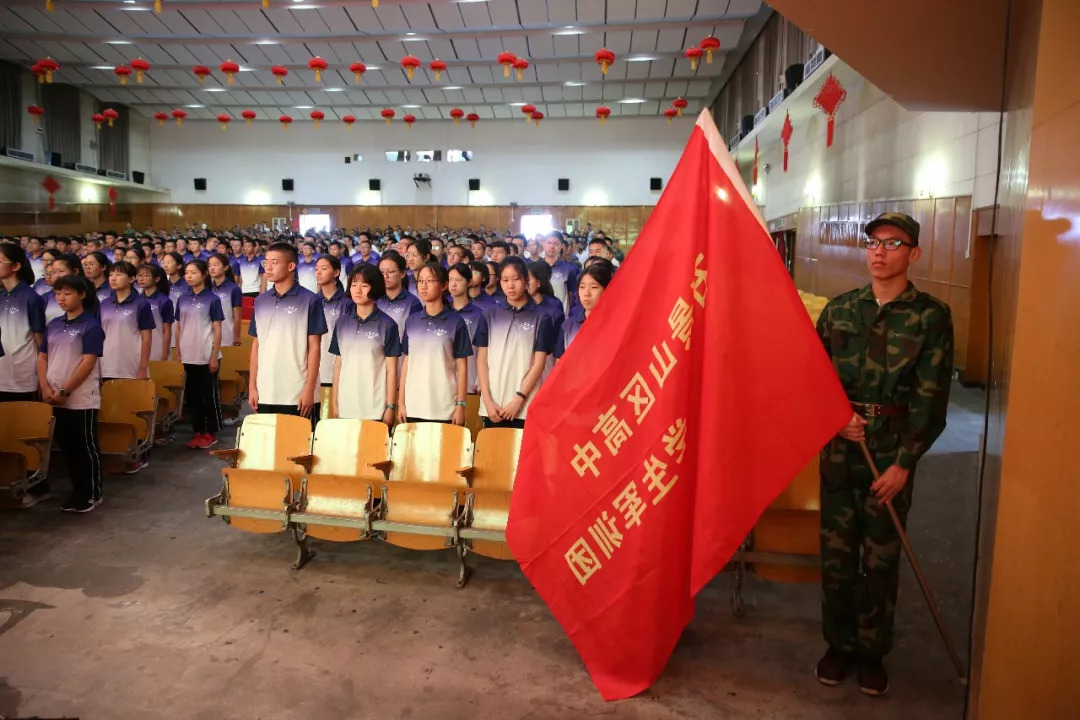 开学的那些新鲜事,一起来看看开学前的教室