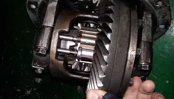 越野车和suv是一个意思吗,硬派越野车和城市suv的区别