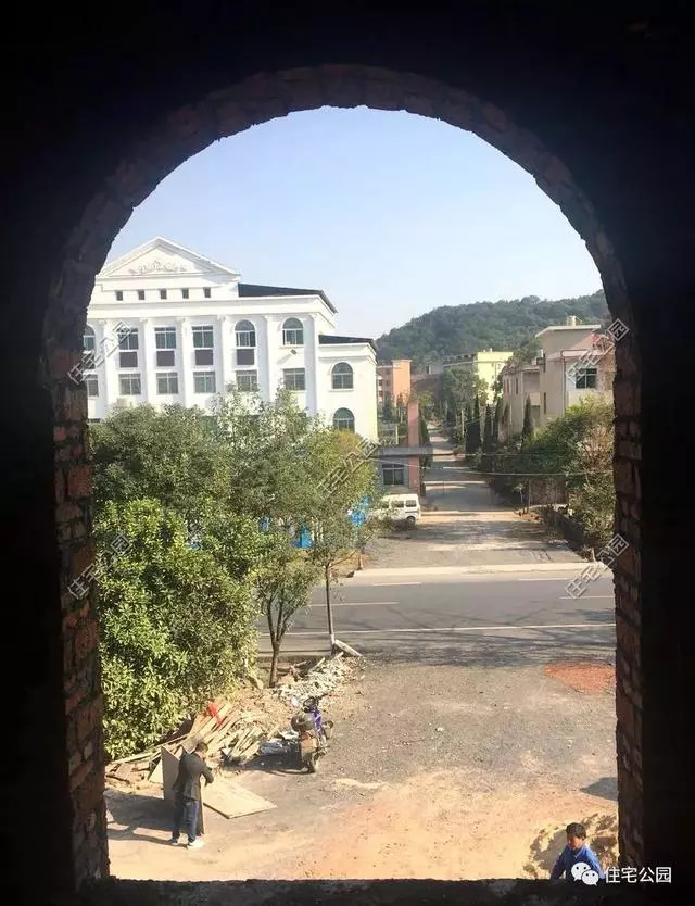 最新农村自建房效果图带地下室,农村一层自建房带地下室效果图