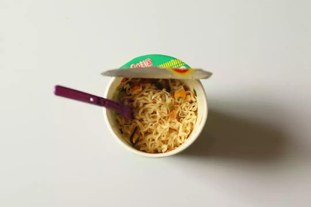 白象蟹黄拌面杯面方便面,十种方便面测评
