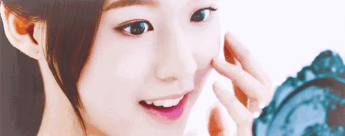 范冰冰佟丽娅红色礼服,范冰冰佟丽娅红毯造型