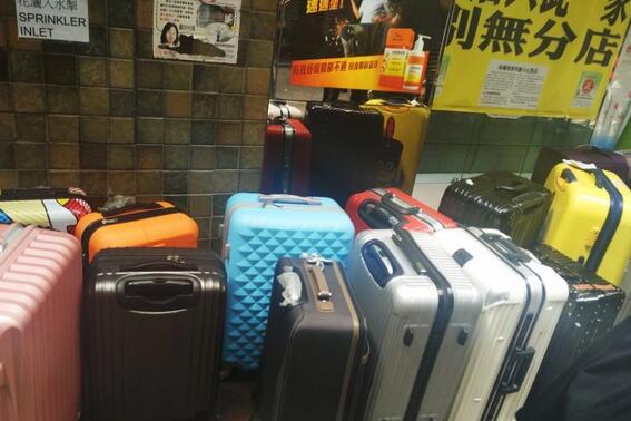 坐火车去香港必买的东西,去香港坐高铁化妆品可以买多少